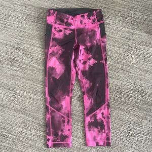 Lululemon crop leggings. Size 4. Like new. Worn a handful of times.